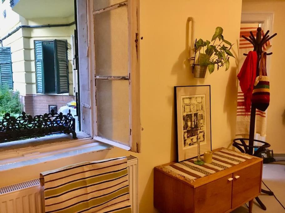 Vintage Studio Apartment, Garden And Free Parking ブダペスト エクステリア 写真